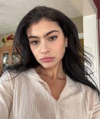 Hannah Nasser's Instagram, Twitter & Facebook