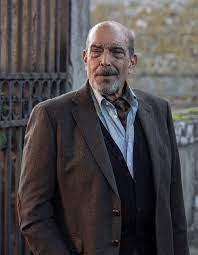 Orso maria guerrini (born 25 october 1943) is an italian film, television and stage actor and voice actor. Auguri A Orso Maria Guerrini 76 Anni Oggi Ha Recitato In Decine Di Film Per Il Cinema E La Televisione Noto Anche Come Testimonial Della Birra Moretti Dal 2001 Al 2016 Telecaprinews
