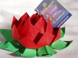How To Make An Origami Lotus Flower Diy Tutorial Video How To Make An Origami Lotus Flower Diy Tu Origami Flowers Tutorial Origami Lotus Flower Flower Tutorial