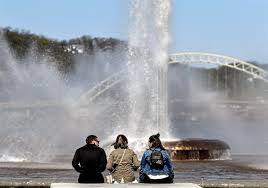 Today point state park is downtown pittsburgh's front lawn and premiere space for outdoor events and. What S Going On With Point State Park S Main Fountain Pittsburgh Post Gazette