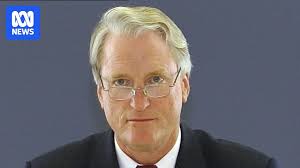 Incident controller 'under pressure' to open road