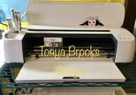 Download Cricut Cutie Peeking Decal By Tonya Brooks Cricut Projects Cricut Projects Beginner Creative Crafts