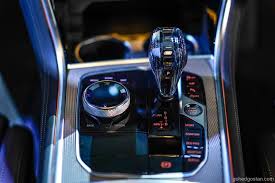 Membawa kabel charger merepotkan, dan membawa setrika sendiri saat traveling sepertinya sangat tidak mungkin. Ini Dia Definisi Kereta Sport Bmw The 8 Gohed Gostan