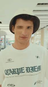 @aleriveera para la nueva campaña de @larioscentrocomercial . Él no se  salta ni un día de verano y tú tampoco deberías ☀️, #bertamodels  #larioscentrocomercial #larioscentro #málaga #fyp