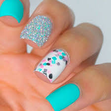 25 Amazing Aqua Nails Designs You Ll Want To Try Right Now In 2020 Aqua Nails Teal Nails Nail Designs Glitter