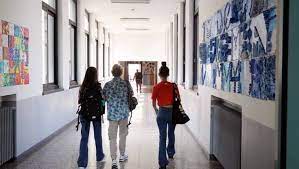 Direzione generale , trasparenza scuole. Scuole Lombardia Chiuse Dal 26 Ottobre Per Didattica A Distanza La Repubblica