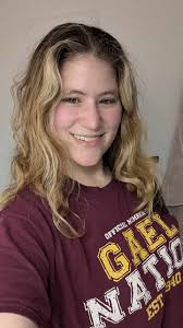 Meet Laura! She is this week's featured bachelorette for Why Am I Still  Single! If you or someone you know would like to meet her Thursday