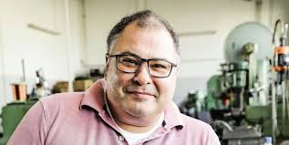 Der Ordenmacher vom Rhein: Für Thomas Gimbel ist das ganze Jahr über  Karneval