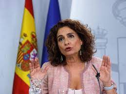 El presidente del gobierno, pedro sánchez, ha comparecido hoy en moncloa para dar a conocer los cambios en su ejecutivo, después de comunicárselos al rey, felipe vi, en el palacio de la zarzuela. Maria Jesus Montero Sera La Nueva Portavoz Del Gobierno Y Seguira Al Frente De Hacienda