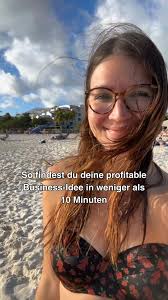 Nutze dafür diesen Prompt., Und speichere dir das Video unbedingt ab!, „Gib  mir 10 Ideen für digitale Produkte, die auf folgendem Wissen oder  Erfahrungswert basieren: [DEIN THEMA]. Bitte differenziere ...