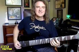 Megadeth's david ellefson and anthrax's frank bello have been brothers in bass for a long time. Megadeth S David Ellefson Plays His Favorite Bass Riffs