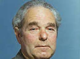 Tributes paid to ex-head Arthur, 87