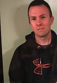 Hey Ladies !!! I am a braider looking for a consistent, professional yet  very NEAT braider . When I say neat I mean crisp parts and is willing to  either do service