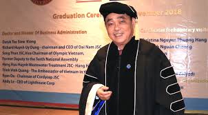 Ông dũng lò vôi cho biết sẽ chính thức dừng việc kinh doanh kiếm tiền, chỉ tập trung vào công việc thiện nguyện. Ong DÅ©ng Lo Voi Nha Khoa Há»c Báº¥t Ä'áº¯c DÄ©