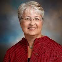 Linda Pell's Instagram, Twitter & Facebook