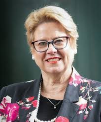 Vicki Ryder's Instagram, Twitter & Facebook