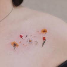 Nenhuma Descricao De Foto Disponivel Tattoo Sunflower Tattoo In 2020 Tattoos Tiny Tattoos Cute Tattoos