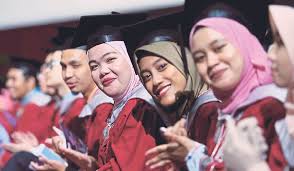 Malaysia hari ini merupakan sebuah rancangan bual bicara yang padat dengan pelbagai informasi menarik berkenaan hal. Kesedaran Berpolitik Masih Rendah
