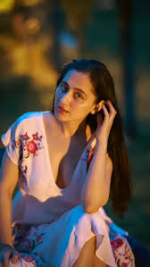Sanjeeda Shaikh in cleavage baring deep neckline simple dress wows fans -  see now. - SpideyPosts