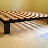 There can be two basic choices to build good looking beds out of pallets. Https Encrypted Tbn0 Gstatic Com Images Q Tbn And9gcsuusucc Faqtndbunzexmjbdq9urz3pcqdtavjpdhz8qobqtkj Usqp Cau