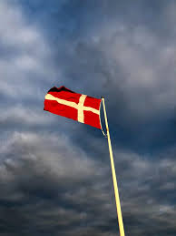 På engelsk er det officielt længste ord, der er optaget i en ordbog, pneumonoultramicroscopicsilicovolcanoconiosis, der indeholder 45 tegn. Vind Quizzer Ved At Kende Danmarks Laengste Ord Og Hojeste Punkt Cutting The Art