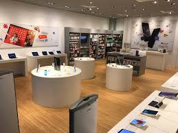 It was established in the year 1976 by steve jobs, steve. Stores The Gardens Mall