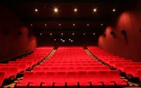 Bagi anda yang memiliki hobi menonton, kegiatan ini bisa menjadi alternatif bersama keluarga atau teman. Cinepolis Surat