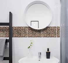 Um so wichtiger ist es, dass dieser ort auch optisch zum verweilen und entspannen einlädt. Fliesenaufkleber Fur Bad Und Kuche Leopardenmuster Leo Print Wunderwand
