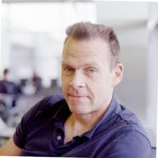 I don't know how many Starbucks' baristas get my (simple) name wrong, so  this image made me smile (mine are typically marked Paul