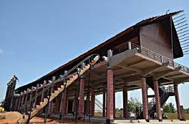Rumah adat dayak, bentang panjang, kalimantan barat. Rumah Adat Kalimantan Barat Sejarah Dan Penjelasan Beserta Gambar