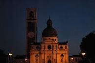 Risultati immagini per santuario  di monte berico notte