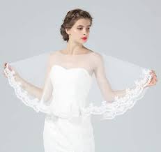 Gefertigt wurden diese kleider vorwiegend aus leinen, hanf, nessel, ein aus den fasern der brennnessel hergestellter stoff oder schafwolle. Beautelicate Damen Umhang Cape Spitze Retro Stola Schal Boleros 1920s Tull Top Transparent Fur Hochzeit Braut Abendkleid Brautkleid Weiss Bekleidung Stolen Suenaacampo Com