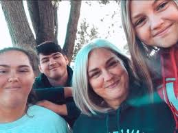 Fundraiser for Dawn Cole by Betsy Hennessey : Help Dawn Repair Her Home