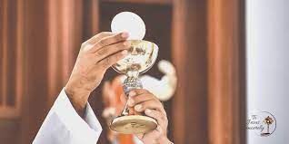 To receive holy communion you must be in the grace of god, believe it is jesus you are going to receive, and fast for one hour before. Catholic Trivia The Eucharist To Jesus Sincerely