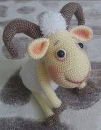 Fazlasiyla Eglenceli Cocuklari Mutlu Eden Amigurumi Ile Yoksa Siz Hala Tanismadiniz Mi Orgu Projeleri Amigurumi Dolgu Oyuncak Hayvan