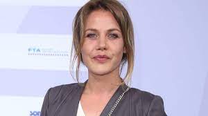 Als bei kati multiple sklerose diagnostiziert wird, hoffen sie auf eine neuartige, vielversprechende behandlung unter leitung von frau dr. Felicitas Woll Ist Heimlich Mutter Geworden