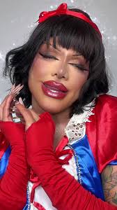 Dora Bianco Occhi Di Ghiaccio