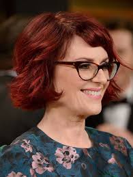 Adoptez une coupe de cheveux et une coiffure rajeunissantes. Coupe De Cheveux Courts Femme 50 Ans Une Pleiade D Inspirations