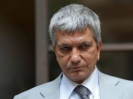 Nichi vendola è stato condannato a tre anni e mezzo in primo grado per concussione aggravata in concorso nell'ambito del processo ambiente svenduto sull'ex ilva di taranto, ma la reazione dell'ex. Vw9bru1xukwo2m