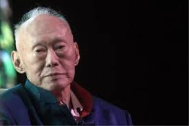 Sức khỏe ông Lý Quang Diệu xấu đi, người dân Singapore lo lắng