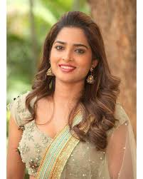 Telugu singer sunitha rao in red saree at big fm big green ganesha 2013 launch sonal sehgal in red transparent saree celebrity sarees at mumbai police umang show 2015 vj anjana rangan red chiffon saree, sleeveless blouse instagram on sofa photos. 162sav Gcmd3bm