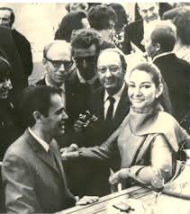 These revealing photos of maria callas show the soprano in relaxed and playful mood while on holiday in ischia in 1956, and in palm beach in 1974. Unsere Frau Der Woche Maria Callas Frauenseiten Bremen Frauenseiten Bremen