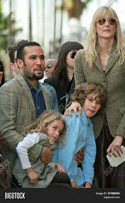 Gave birth to her second child at age 31, a daughter laura elizabeth dern aka laura dern on february 10, 1967. Laura Dern Ben Harper Image Photo Free Trial Bigstock