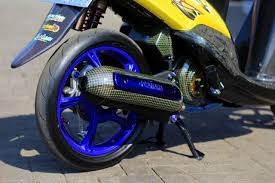 Nah, apakah sejauh ini sudah mendapatkan sejumlah ide kreatif untuk melakukan proses modifikasi mio z standar?mungkin beberapa konsep desain di bawah ini dapat membantu anda untuk mengumpulkan ide lebih banyak. Modifikasi Yamaha Mio Smile Ala Thai Style Bikin Nengok Terus Motorplus