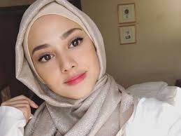 She finally came clean, admitting that the other woman besides the young actress natasha elyzza was none other than she herself. Kurang Cerdik Fathia Latiff