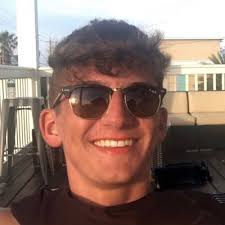 Emma Whitcomb (@1235Emma)