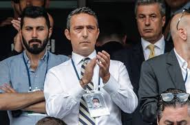 Olayı bilenlerin anlattığına göre çiğdem hanım, rahmi koç'u şöförüyle basmış ve bunun üzerine 3 küçük çocuğunu bırakıp simavi'ye kaçmıştır. Ali Koc Un Vaatleri Ne Fenerbahce De Ali Koc Secim Surecinde Neler Vadetti Ali Koc Kimdir