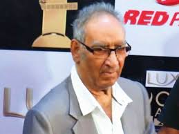 Bollywood stars attend Veeru Devgan's cremation in Mumbai