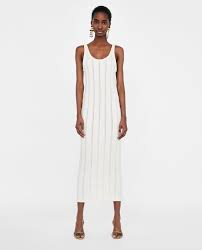 Si vous pensez que la robe de soirée longue ne peut se porter qu'en de rares occasions très chic, comme un bal, par exemple, vous vous trompez : Robe Longue Soiree Zara 459732