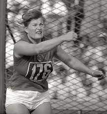 Fenomenální sestry irina a tamara pressovy na olympiádě soutěžily v ženských kategoriích, ve skutečnosti to však byly nejspíše hermafrodité. Nina Ponomarjovova Wikiwand